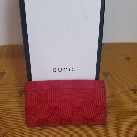 Gucci Keycase - Picture 3 of 9